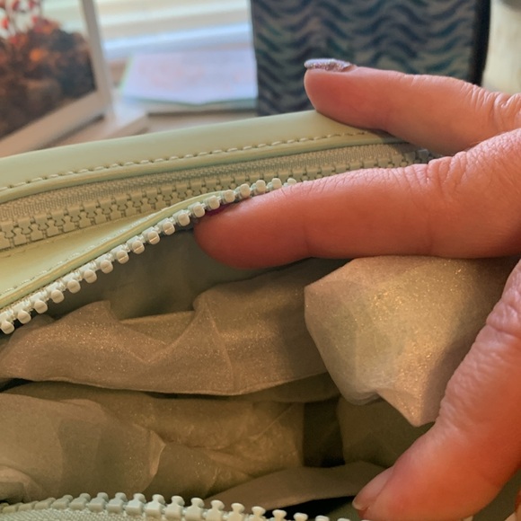 NWT Tory Burch Perry Bombe Matte Mini Crossbody Bag in Mint Chip - Picture 4 of 6